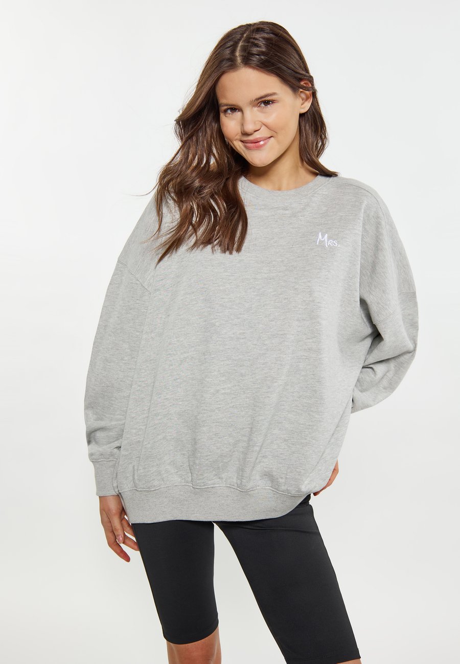 Толстовка myMo Sweatshirt, Hellgrau Melange/Mottled Light Grey, Серый, Толстовка myMo Sweatshirt, Hellgrau Melange/Mottled Light Grey
Толстовка myMo Sweatshirt, Hellgrau Melange/Mottled Light Grey, Серый, Толстовка myMo Sweatshirt, Hellgrau Melange/Mottled Light Grey