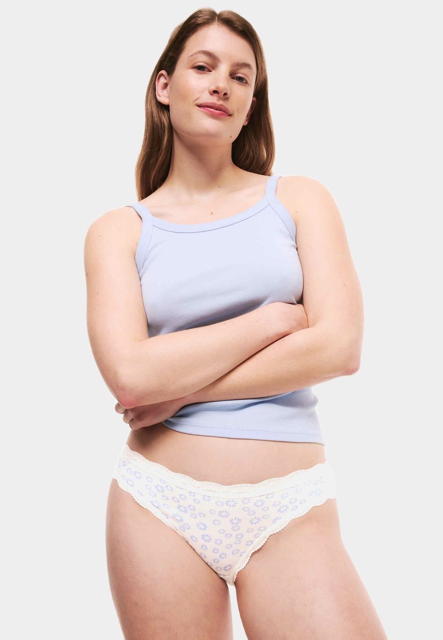 Брифы Marks & Spencer 3 PACK, Ecru Mix/Off-White
Брифы Marks & Spencer 3 PACK, Ecru Mix/Off-White
