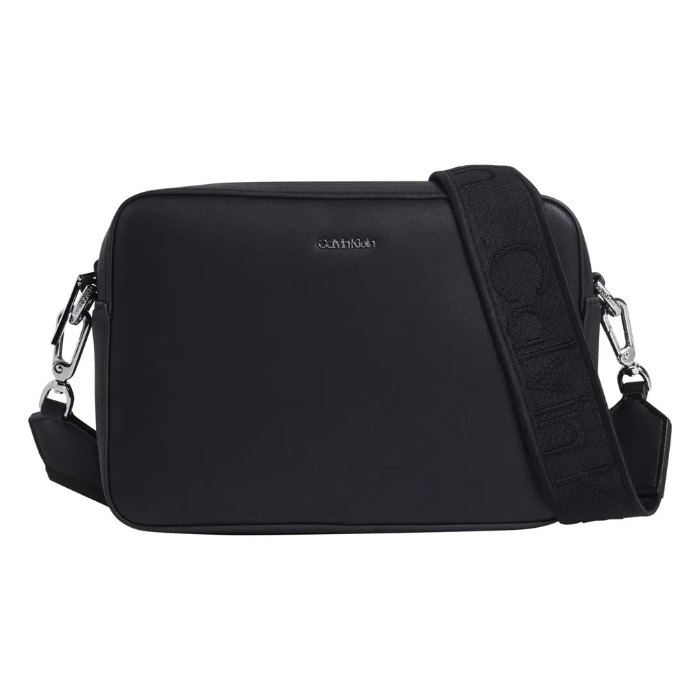 Сумка кросс-боди Calvin Klein Must Small, черный
Сумка кросс-боди Calvin Klein Must Small, черный