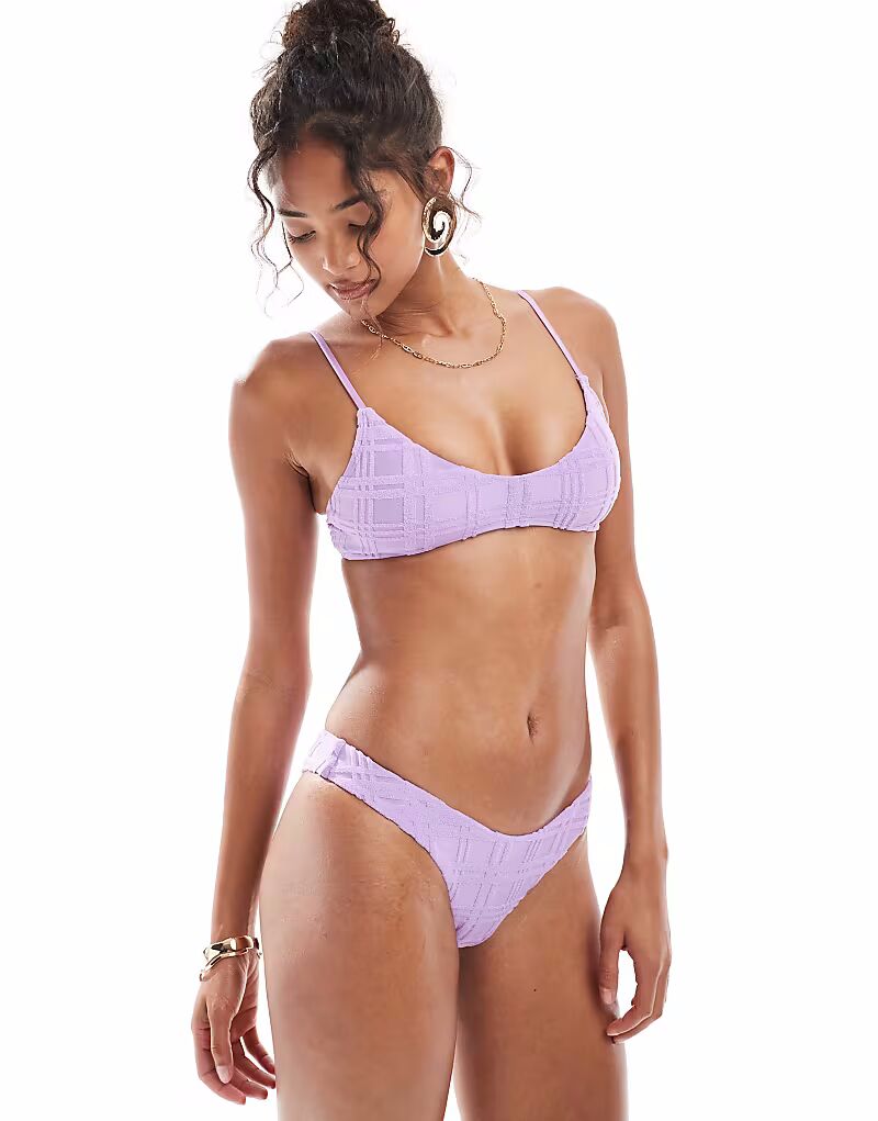 Cotton:On Бразильские плавки бикини Hipster из ярко-фиолетового махрового жаккарда 
Cotton:On Бразильские плавки бикини Hipster из ярко-фиолетового махрового жаккарда