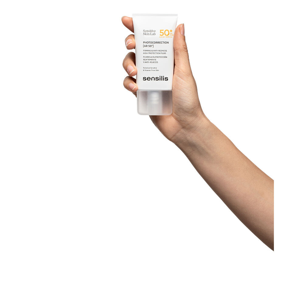 Крем против пятен на коже Photocorrection ar 50+ fluido Sensilis, 40 мл
Крем против пятен на коже Photocorrection ar 50+ fluido Sensilis, 40 мл
