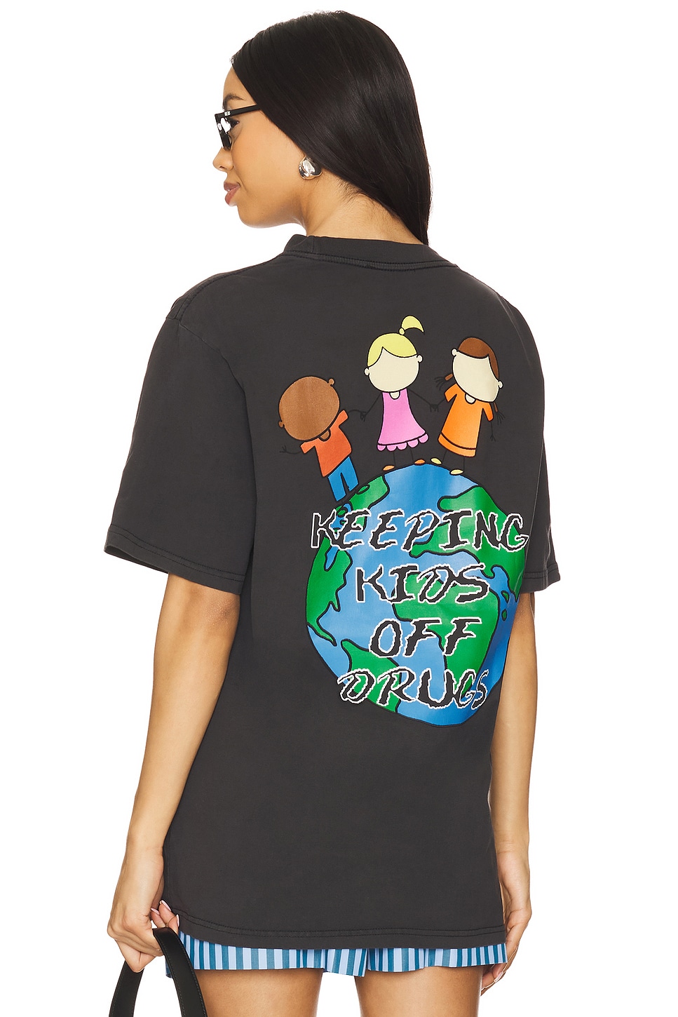 Футболка D.A.R.E. globe boxy от Philcos, black pigment
Футболка D.A.R.E. globe boxy от Philcos, black pigment