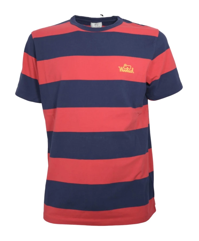 Мягкая и удобная футболка в полоску Woolrich, мультиколор
Мягкая и удобная футболка в полоску Woolrich, мультиколор