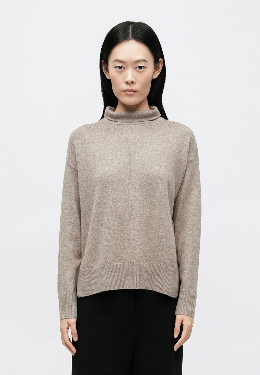 Джемпер Weekend Max Mara SCRIVIA, Nocciola/Beige
Джемпер Weekend Max Mara SCRIVIA, Nocciola/Beige