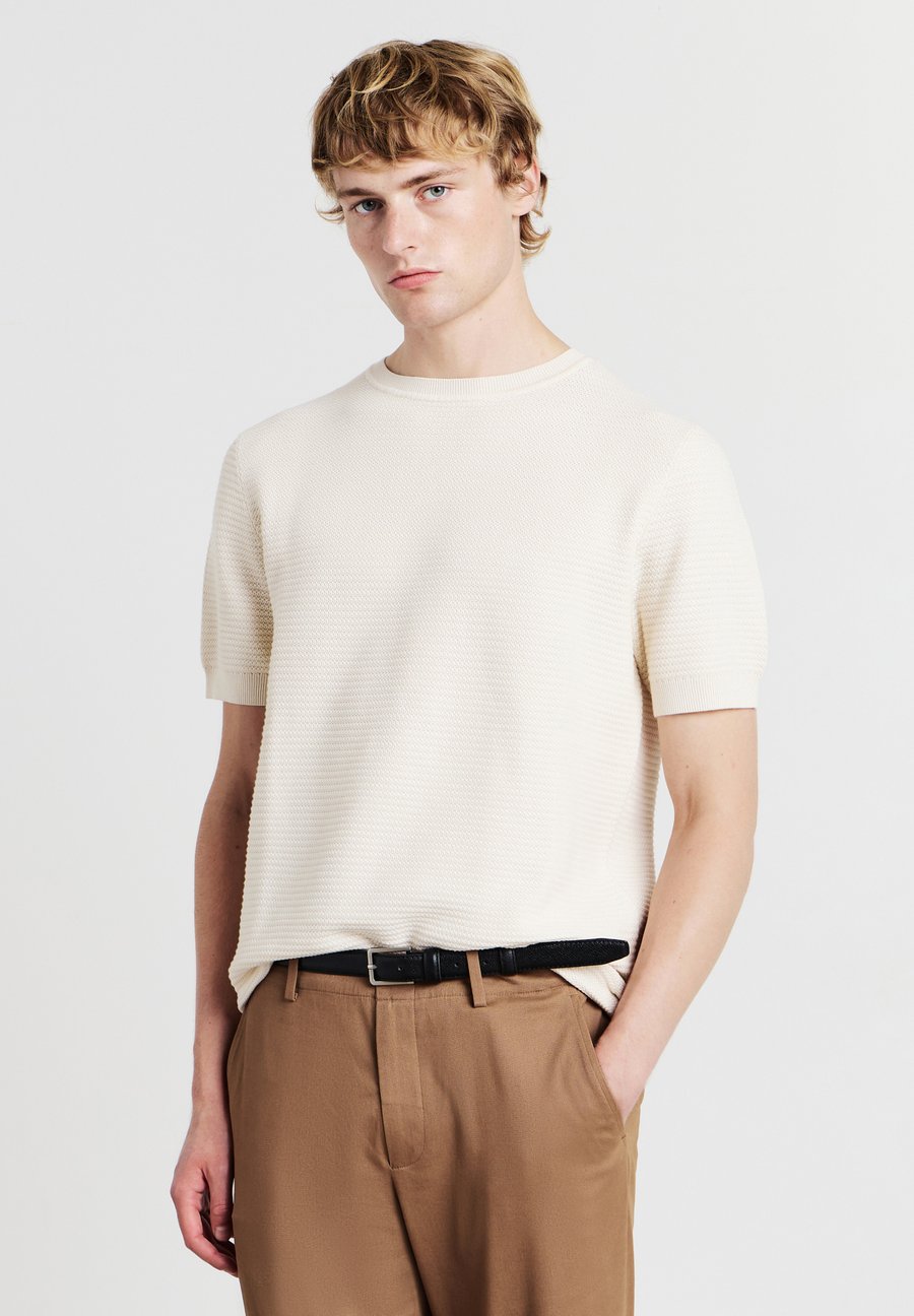 Футболка Calliope Basic T-shirt, Sabbia/Beige
Футболка Calliope Basic T-shirt, Sabbia/Beige