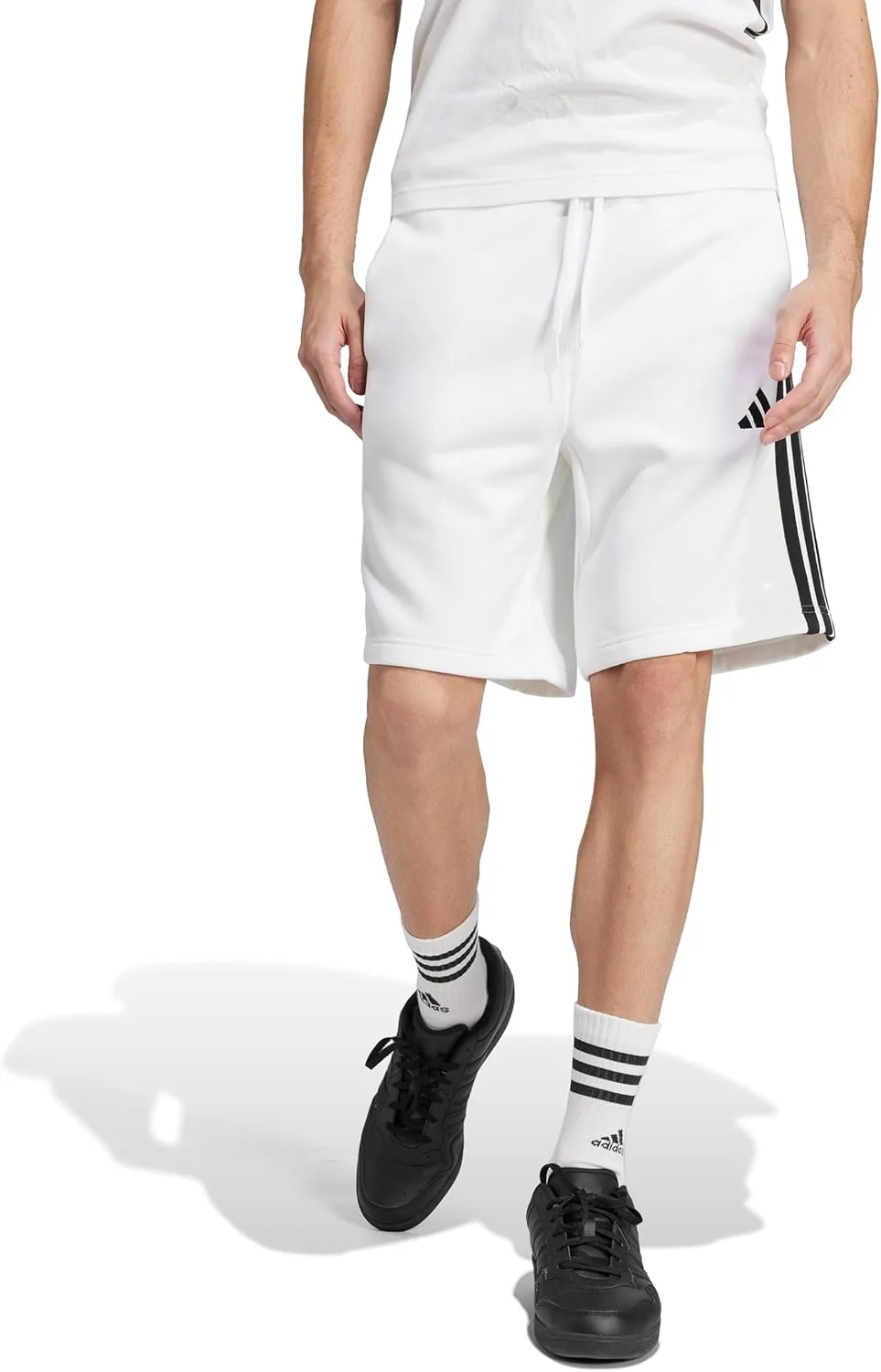 adidas Essentials 3-Stripes Fleece шорты 9 дюймов
adidas Essentials 3-Stripes Fleece шорты 9 дюймов