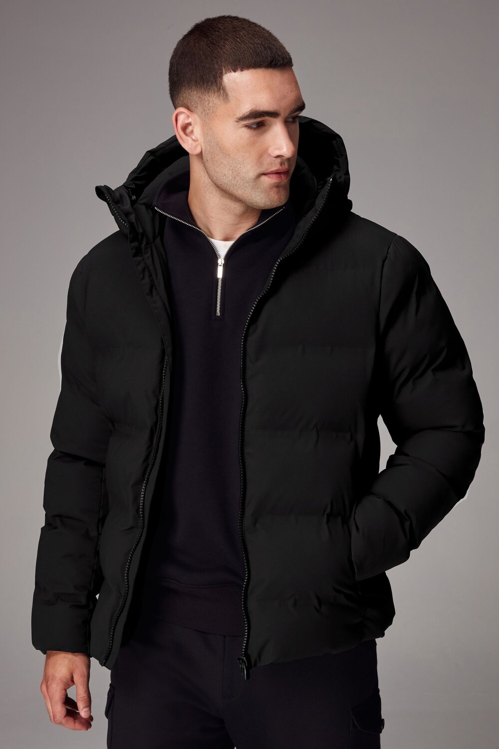 Водонепроницаемый термосварной пуховик с капюшоном Next, черный
Водонепроницаемый термосварной пуховик с капюшоном Next, черный