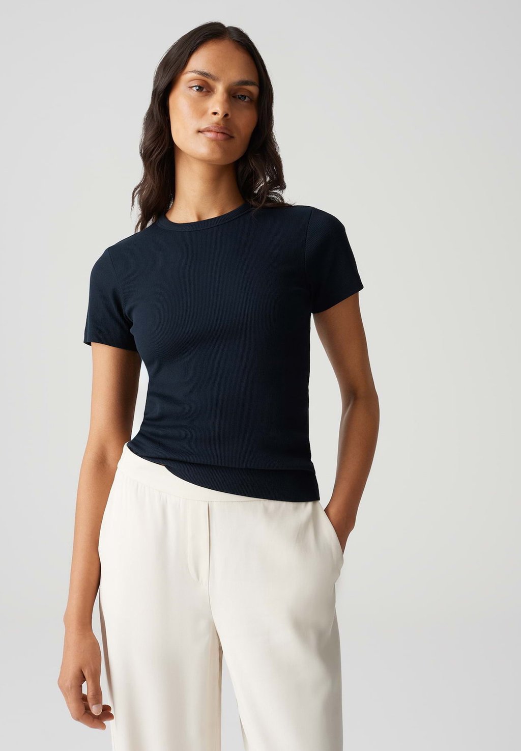 Базовая футболка OPUS, темно-синий
Базовая футболка OPUS, темно-синий