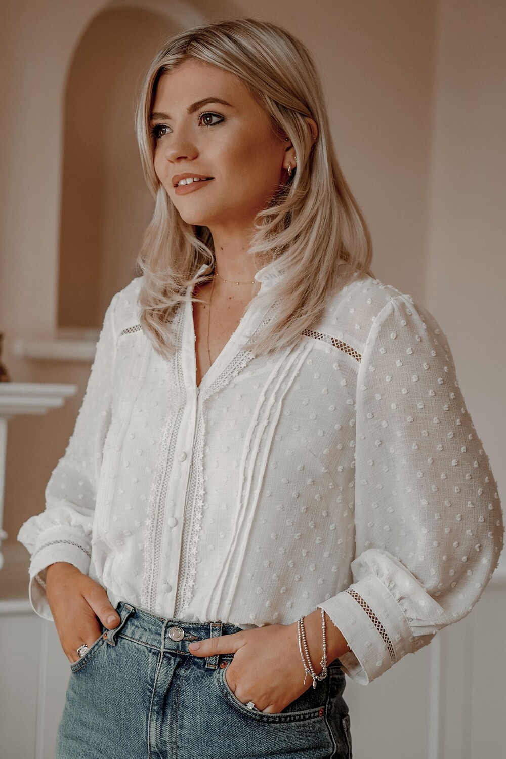 Блузка с рукавом 3/4 кружевной отделкой и застежкой на пуговицы Love & Roses, белый
Блузка с рукавом 3/4 кружевной отделкой и застежкой на пуговицы Love & Roses, белый