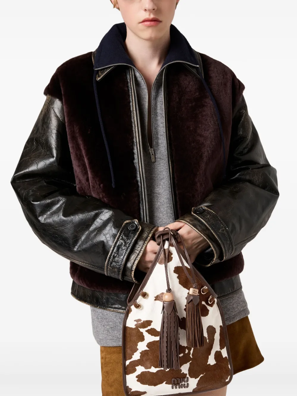 Сумка-тоут с анималистичным принтом Miu Miu, белый
Сумка-тоут с анималистичным принтом Miu Miu, белый