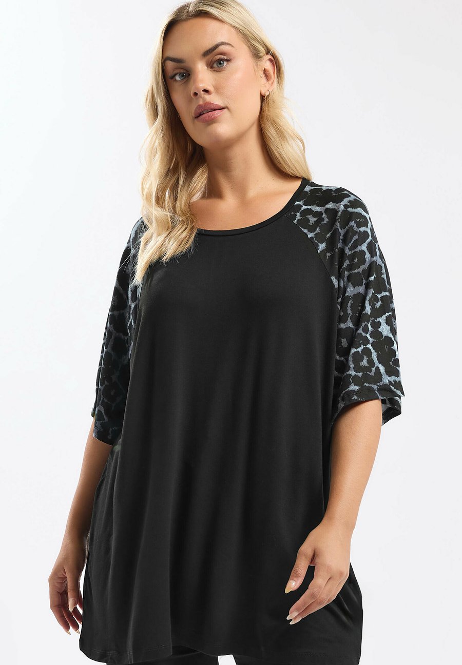 Футболка Yours Clothing CASUAL, Black/Anthracite
Футболка Yours Clothing CASUAL, Black/Anthracite