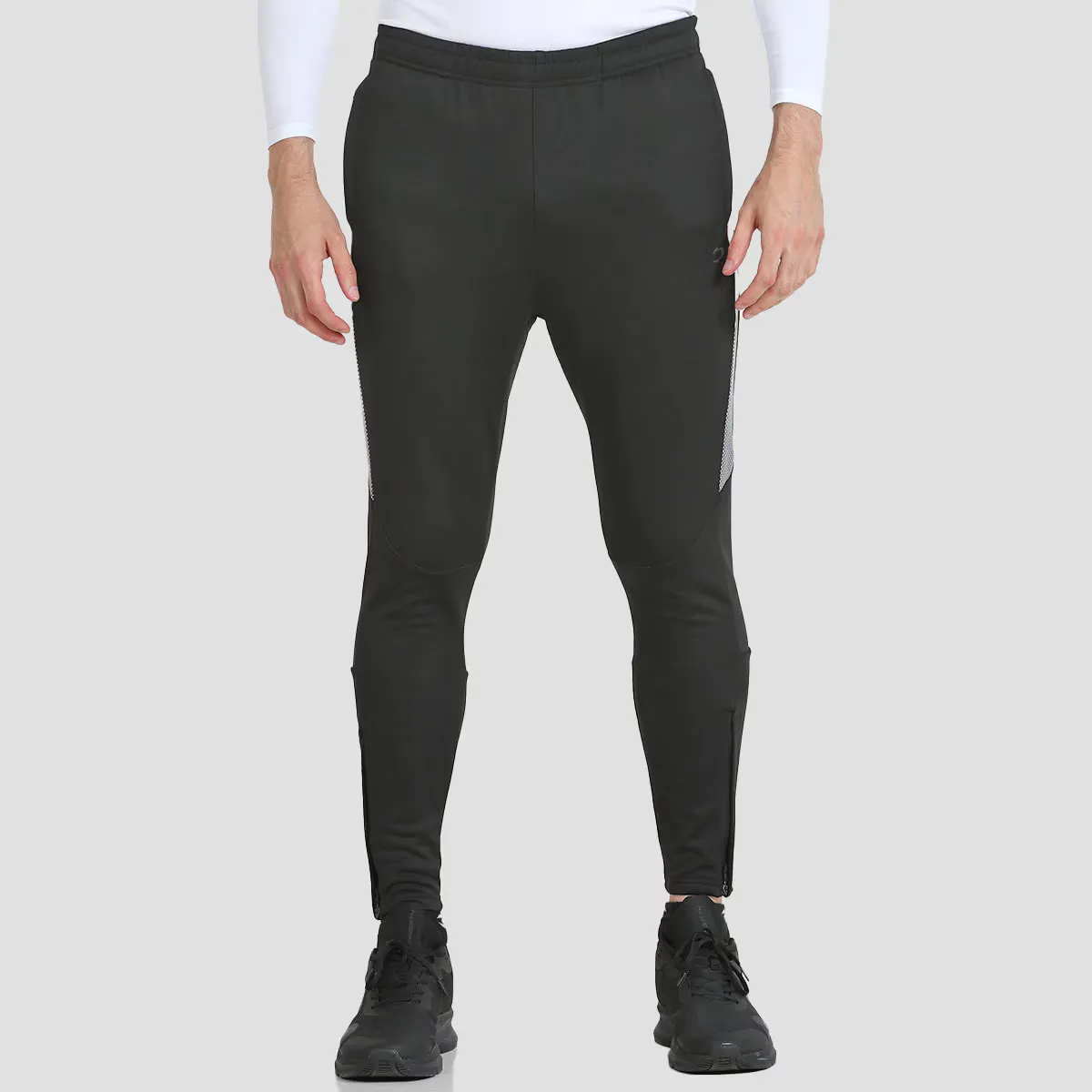 Брюки мужские Ocumo M 24V John Smith, черный
Брюки мужские Ocumo M 24V John Smith, черный