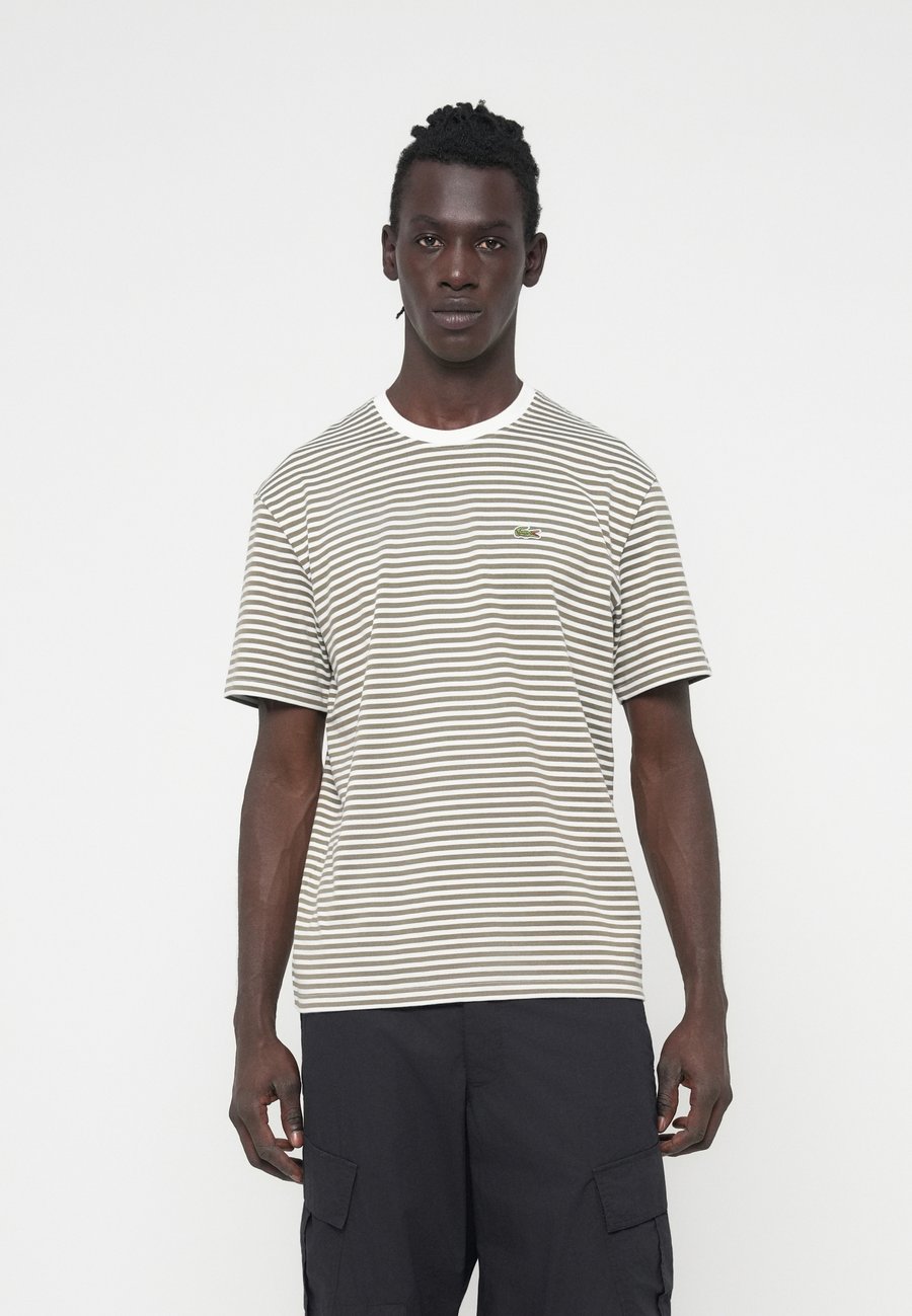 Футболка Lacoste Print T-shirt, White/Olive/Olive, Белый, Футболка Lacoste Print T-shirt, White/Olive/Olive
Футболка Lacoste Print T-shirt, White/Olive/Olive, Белый, Футболка Lacoste Print T-shirt, White/Olive/Olive