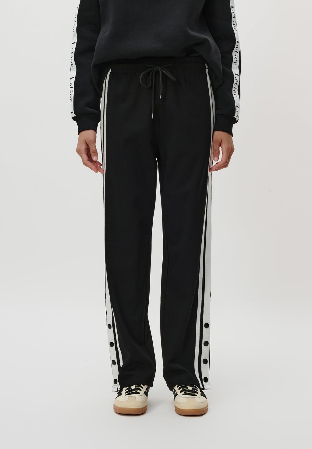 Спортивные брюки SUZI PANTS LeGer by Lena Gercke, черный
Спортивные брюки SUZI PANTS LeGer by Lena Gercke, черный