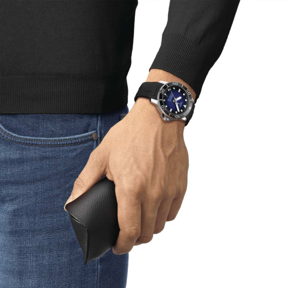 Коллекция "Морская звезда" Механические мужские часы 43 мм Голубой циферблат Корпус из нержавеющей стали Ремешок из резины TISSOT
Коллекция "Морская звезда" Механические мужские часы 43 мм Голубой циферблат Корпус из нержавеющей стали Ремешок из резины TISSOT