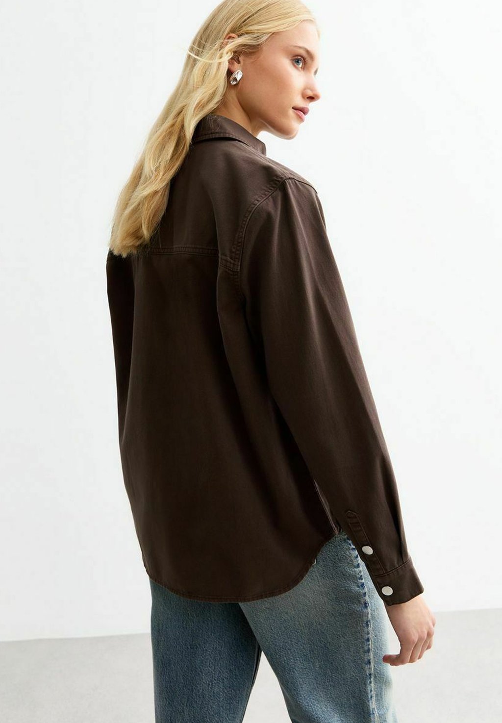 Блузка на пуговицах OVERSIZED New Look, темно-коричневый 
Блузка на пуговицах OVERSIZED New Look, темно-коричневый