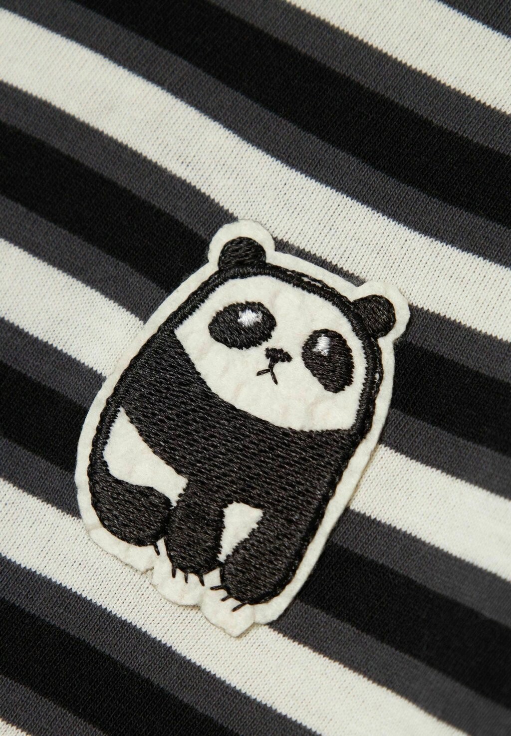 Футболка 2ER-SET DESIGN RUNDHALS KURZARM Name it, черный
Футболка 2ER-SET DESIGN RUNDHALS KURZARM Name it, черный