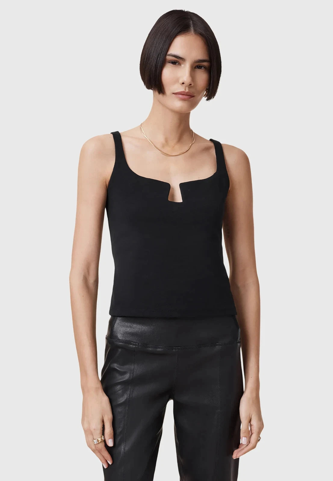 Топ AllSaints Mio Cami, женский, черный, эластичный, с разрезом на горловине, без рукавов, RED138 All Saints, черный
Топ AllSaints Mio Cami, женский, черный, эластичный, с разрезом на горловине, без рукавов, RED138 All Saints, черный