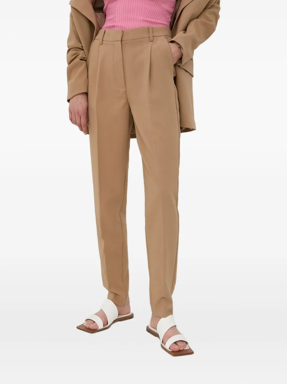 Брюки со складками Bruuns Bazaar, коричневый
Брюки со складками Bruuns Bazaar, коричневый