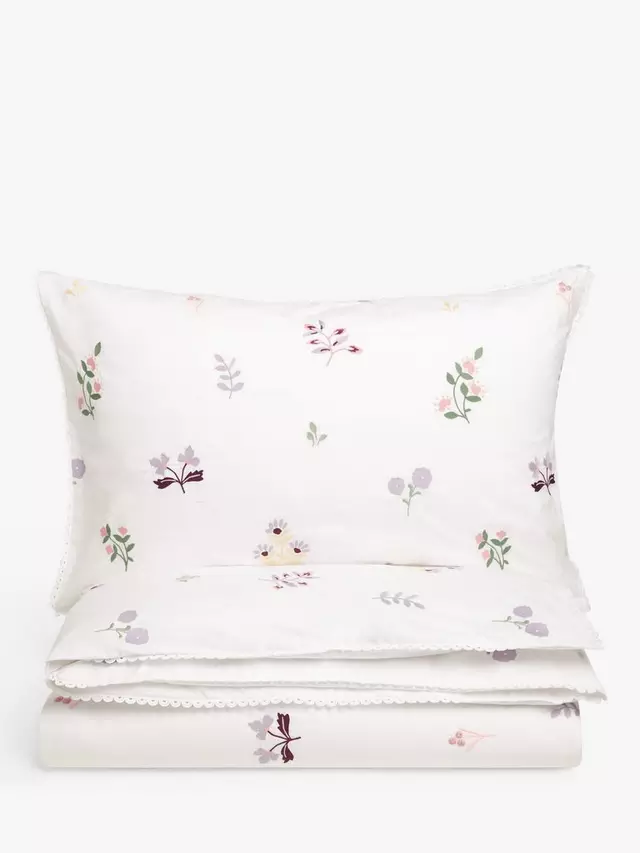 Комплект из пододеяльников и наволочки John Lewis Spring Floral Embroidered Pure Cotton
Комплект из пододеяльников и наволочки John Lewis Spring Floral Embroidered Pure Cotton