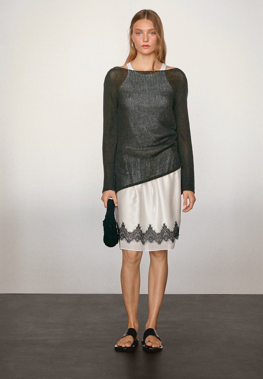 Юбка Massimo Dutti CONTRAST LACE-TRIMMED, White
Юбка Massimo Dutti CONTRAST LACE-TRIMMED, White