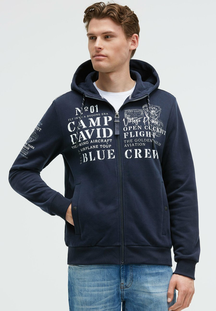 Толстовка Camp David MIT KAPUZE UND LOGO ARTWORKS, Blue Navy/Dark Blue
Толстовка Camp David MIT KAPUZE UND LOGO ARTWORKS, Blue Navy/Dark Blue