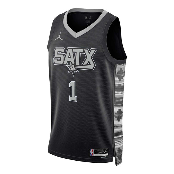 Футболка air jordan nba victor wembanyama san antonio spurs 24/25 statement edition swingman jersey #1 Nike, черный
Футболка air jordan nba victor wembanyama san antonio spurs 24/25 statement edition swingman jersey #1 Nike, черный