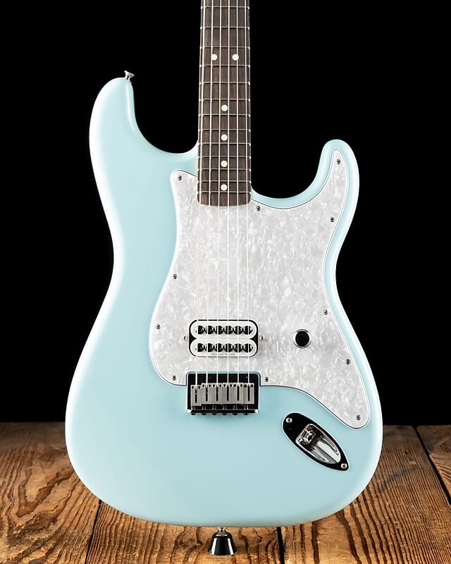 Электрогитара Fender Limited Edition Tom DeLonge Stratocaster - Daphne Blue - Free Shipping
Электрогитара Fender Limited Edition Tom DeLonge Stratocaster - Daphne Blue - Free Shipping