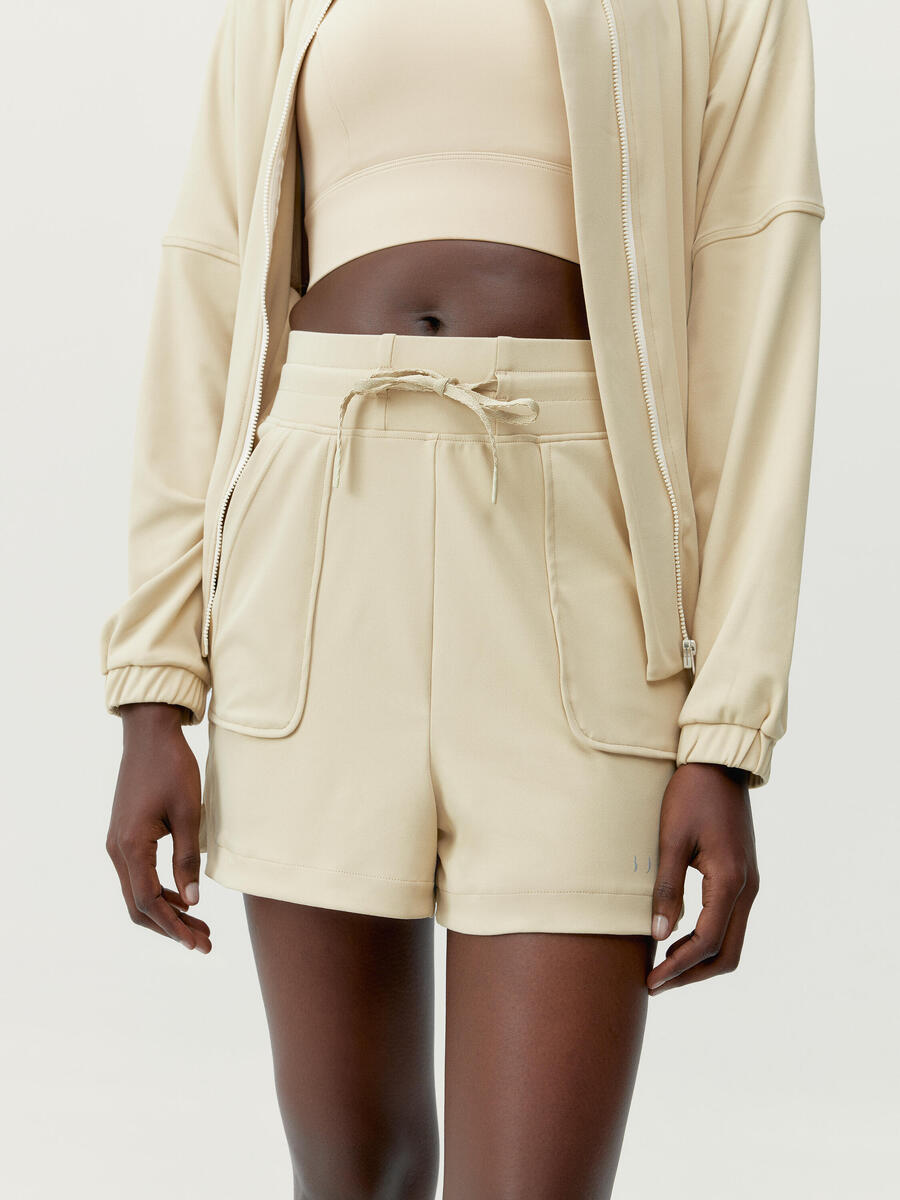 Женские спортивные шорты Leila Born Living Yoga
Женские спортивные шорты Leila Born Living Yoga