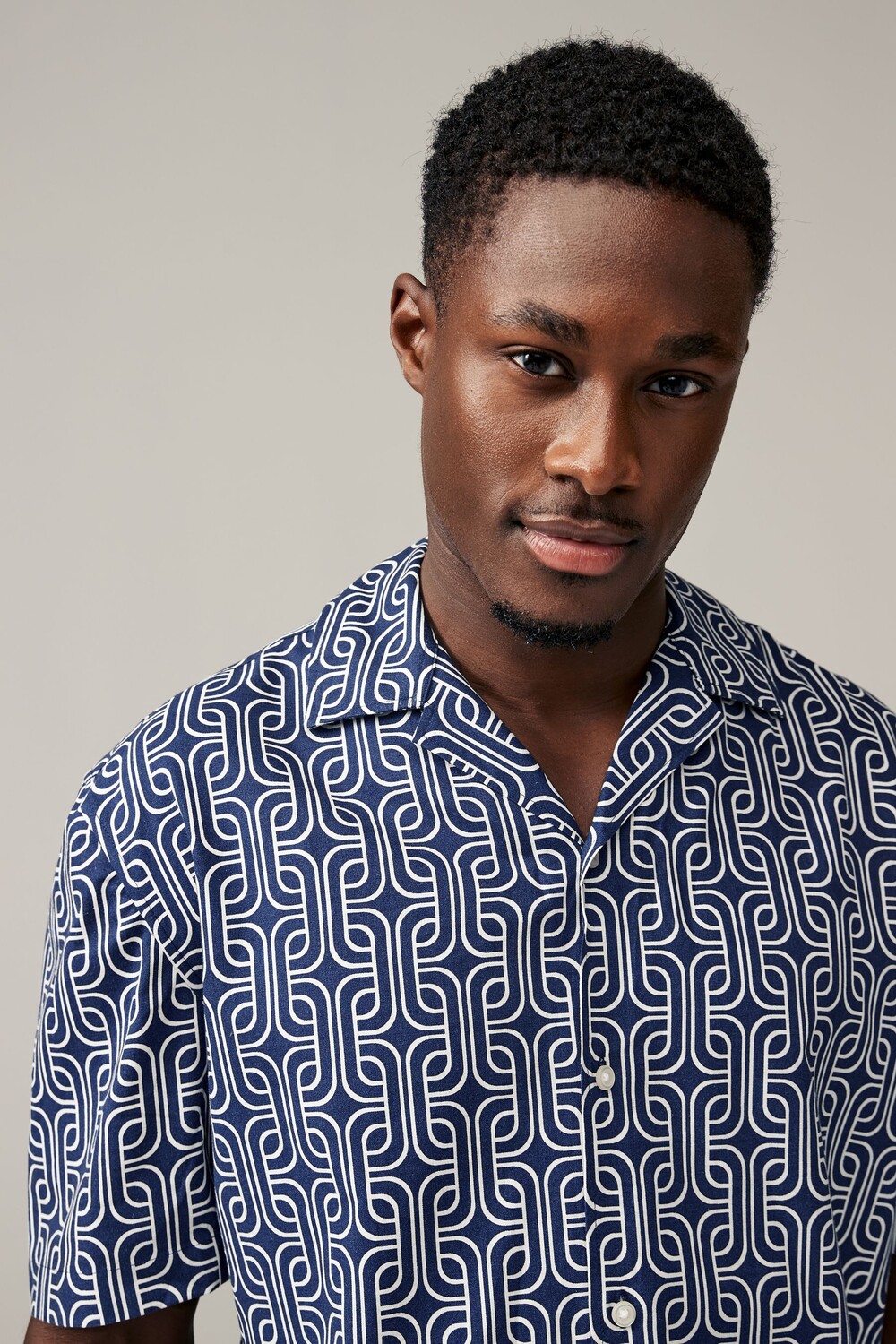 Рубашка с короткими рукавами из льняной смеси с принтом Next, синий
Рубашка с короткими рукавами из льняной смеси с принтом Next, синий