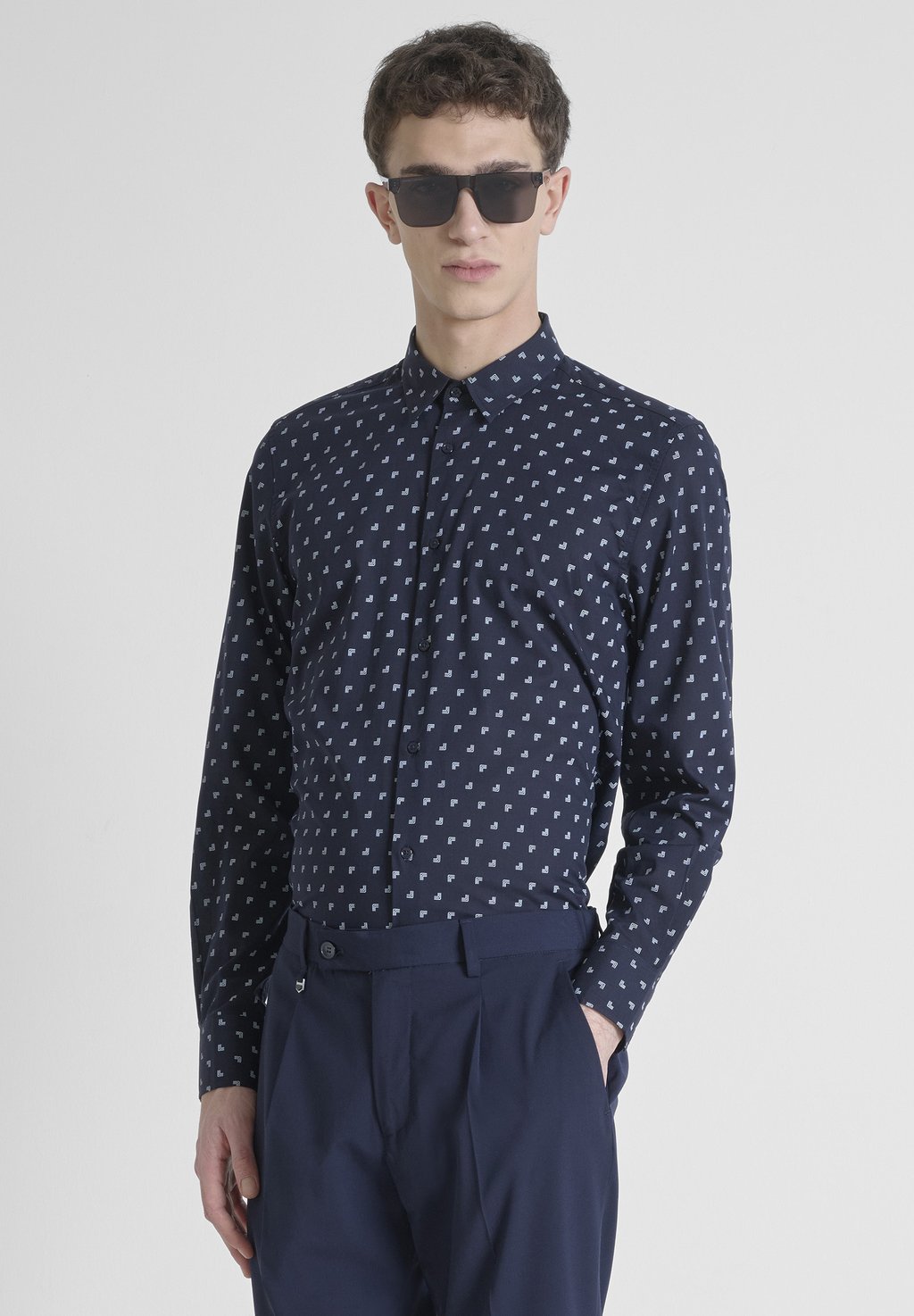 Рубашка NAPOLI Antony Morato, темно-синий
Рубашка NAPOLI Antony Morato, темно-синий