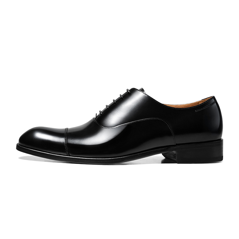 Классические оксфорды из телячьей кожи черные THOM WILLS, черный B034-H1
Классические оксфорды из телячьей кожи черные THOM WILLS, черный B034-H1