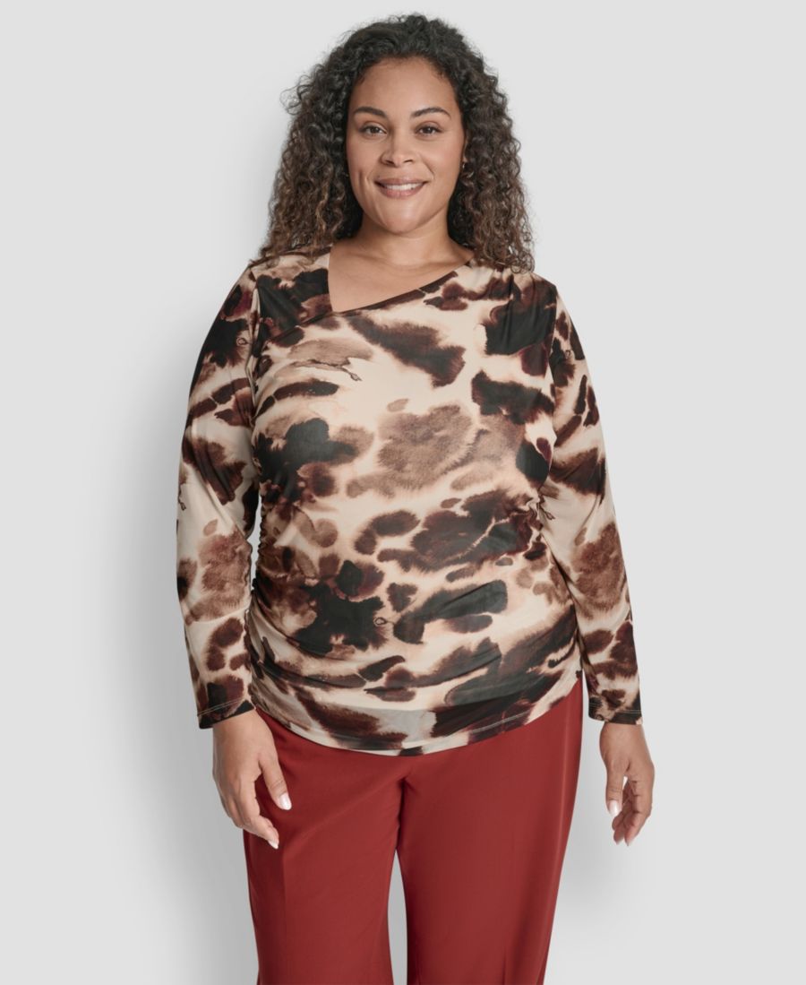 Топ большого размера с асимметричным вырезом и боковыми сборками, с длинными рукавами DKNY, Blonde Truffle Multi
Топ большого размера с асимметричным вырезом и боковыми сборками, с длинными рукавами DKNY, Blonde Truffle Multi