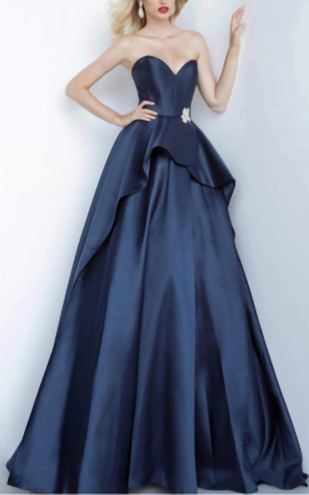 Jovani Бесплечее бальное платье с пеплумом в темно-синем цвете
Jovani Бесплечее бальное платье с пеплумом в темно-синем цвете