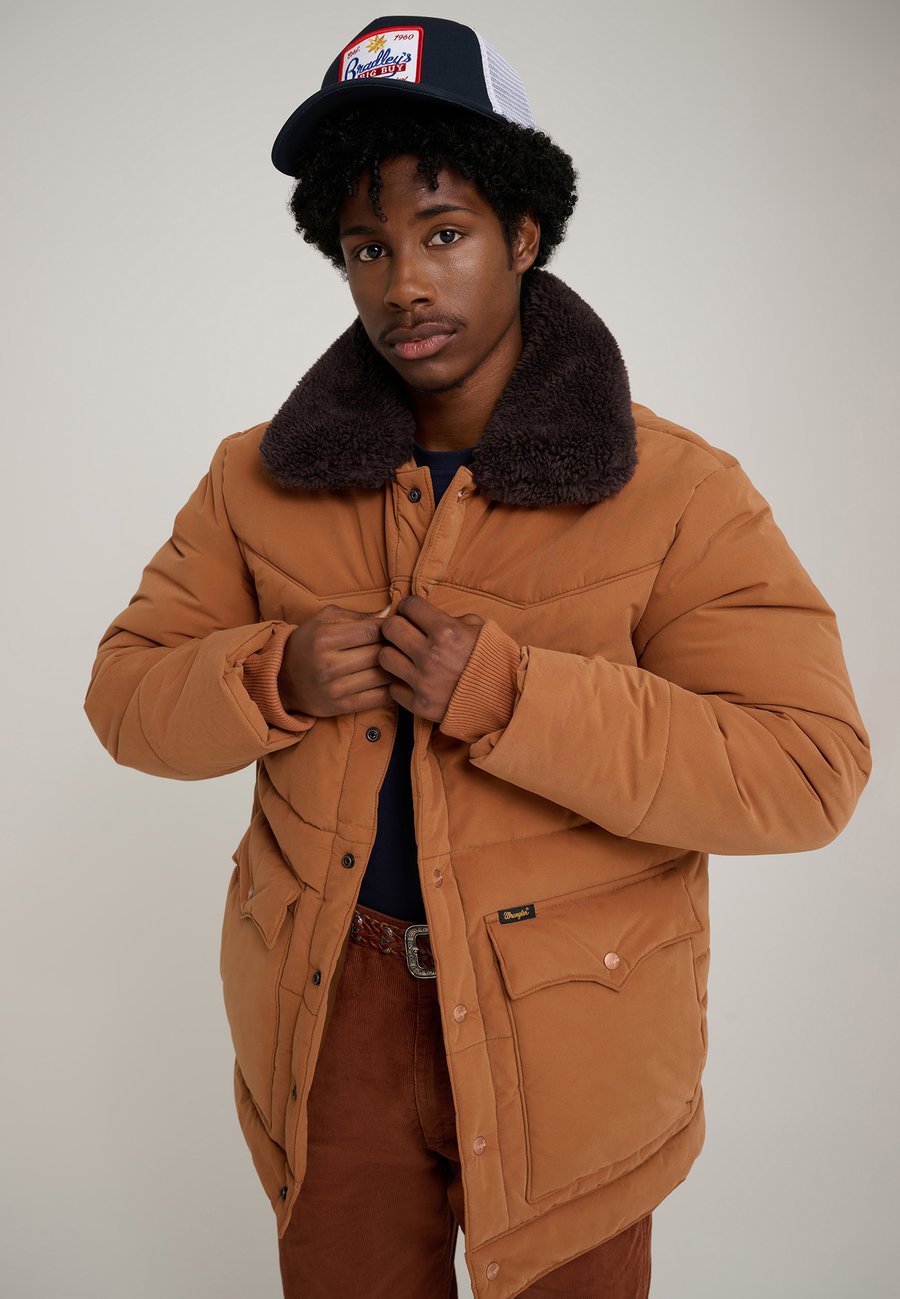 Куртка Wrangler WRANGLER X STRANGER THINGS HOPPER, Argan Oil/Brown
Куртка Wrangler WRANGLER X STRANGER THINGS HOPPER, Argan Oil/Brown