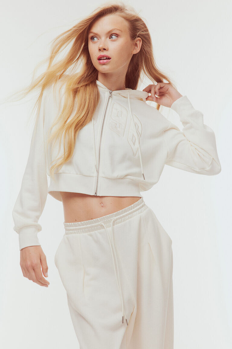 Укороченное худи на молнии с мотивом H&M, бежевый
Укороченное худи на молнии с мотивом H&M, бежевый