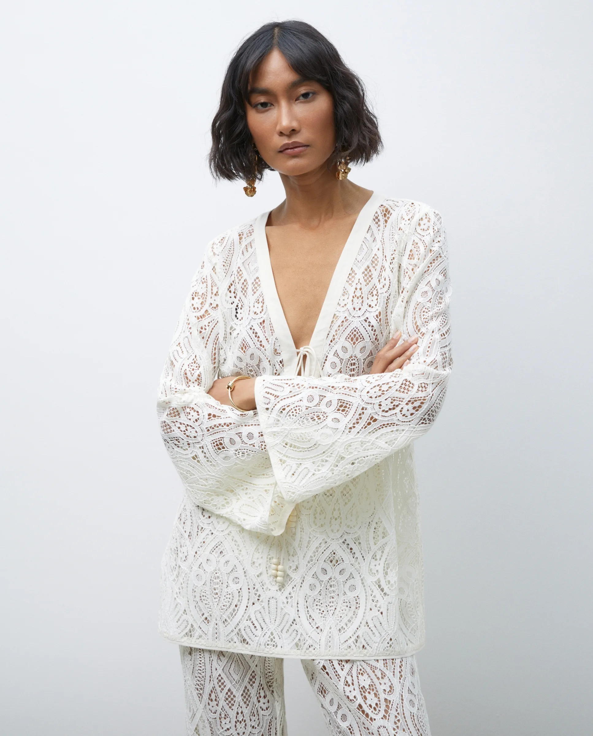 Женская блузка с длинными рукавами и кружевной отделкой Tintoretto, песочный
Женская блузка с длинными рукавами и кружевной отделкой Tintoretto, песочный