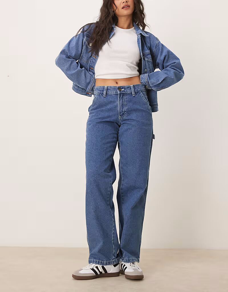 Джинсы свободного кроя Dickies Stevensville Carpenter Denim классического синего цвета
Джинсы свободного кроя Dickies Stevensville Carpenter Denim классического синего цвета