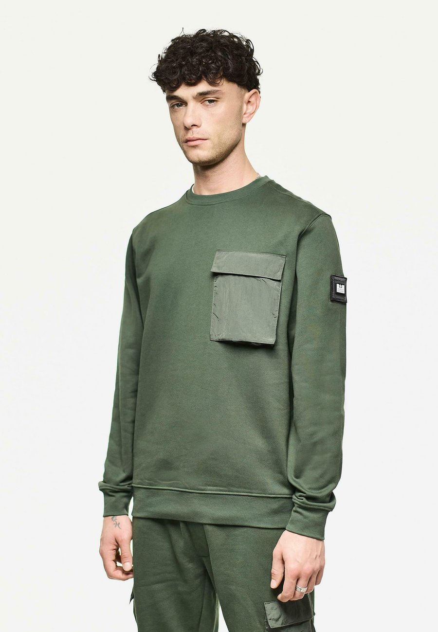 Толстовка Weekend Offender Sweatshirt, Black Forest/Dark Green
Толстовка Weekend Offender Sweatshirt, Black Forest/Dark Green