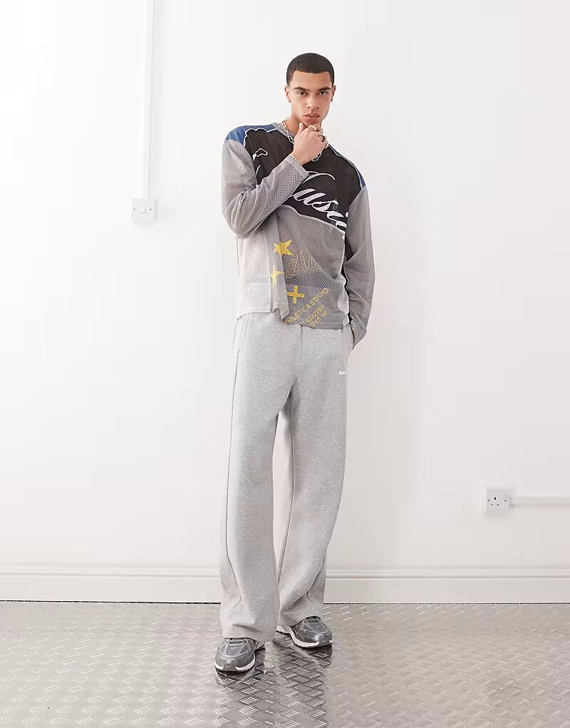 Брюки-джоггеры Karl Kani Ellipse прямого кроя серого цвета
Брюки-джоггеры Karl Kani Ellipse прямого кроя серого цвета