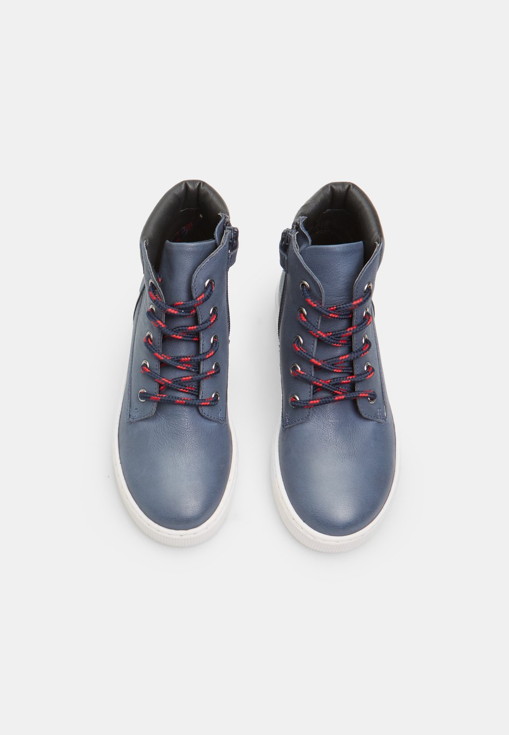 Ботильоны на шнуровке Bata, синий
Ботильоны на шнуровке Bata, синий