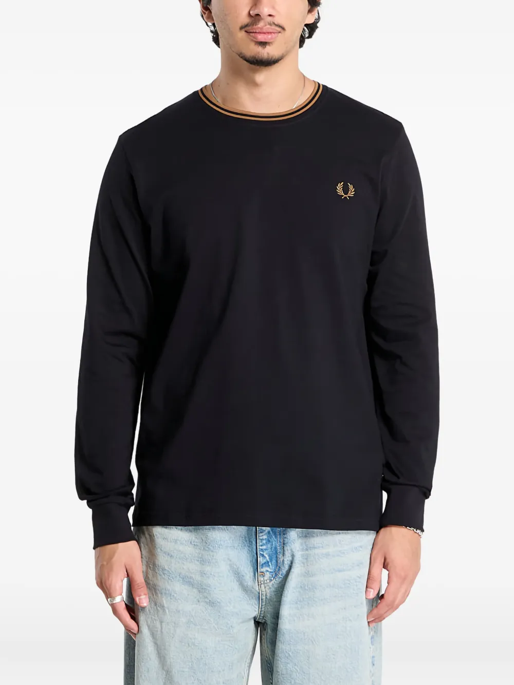 Лонгслив с двойной отделкой воротника Fred Perry, черный
Лонгслив с двойной отделкой воротника Fred Perry, черный