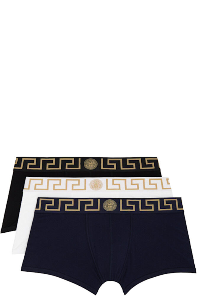 Упаковка из трех разноцветных трусов-боксеров с узором Greca Border Versace Underwear
Упаковка из трех разноцветных трусов-боксеров с узором Greca Border Versace Underwear
