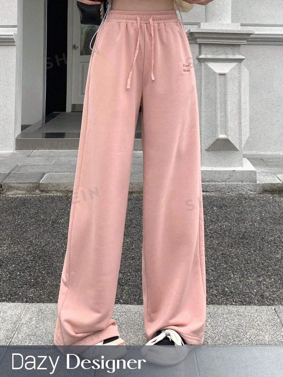 Женские брюки Dazy Designer, розовые с вышивкой и буквами, длинная талия на шнурке Dazy, розовый
Женские брюки Dazy Designer, розовые с вышивкой и буквами, длинная талия на шнурке Dazy, розовый
