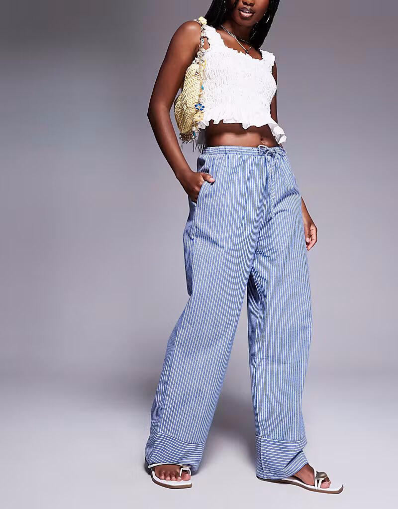 Широкие брюки Princess Polly Veridian из льна с завязками на талии в синюю полоску
Широкие брюки Princess Polly Veridian из льна с завязками на талии в синюю полоску