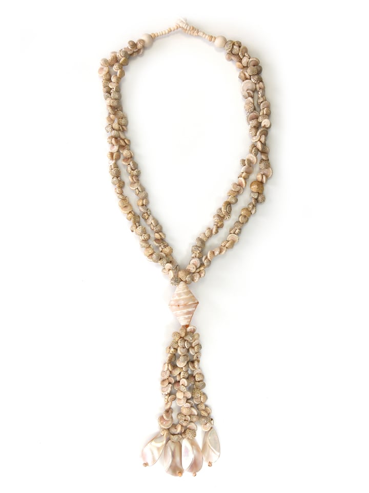 Collezione alessandro Короткое ожерелье «Ирино» натурального цвета
Collezione alessandro Короткое ожерелье «Ирино» натурального цвета