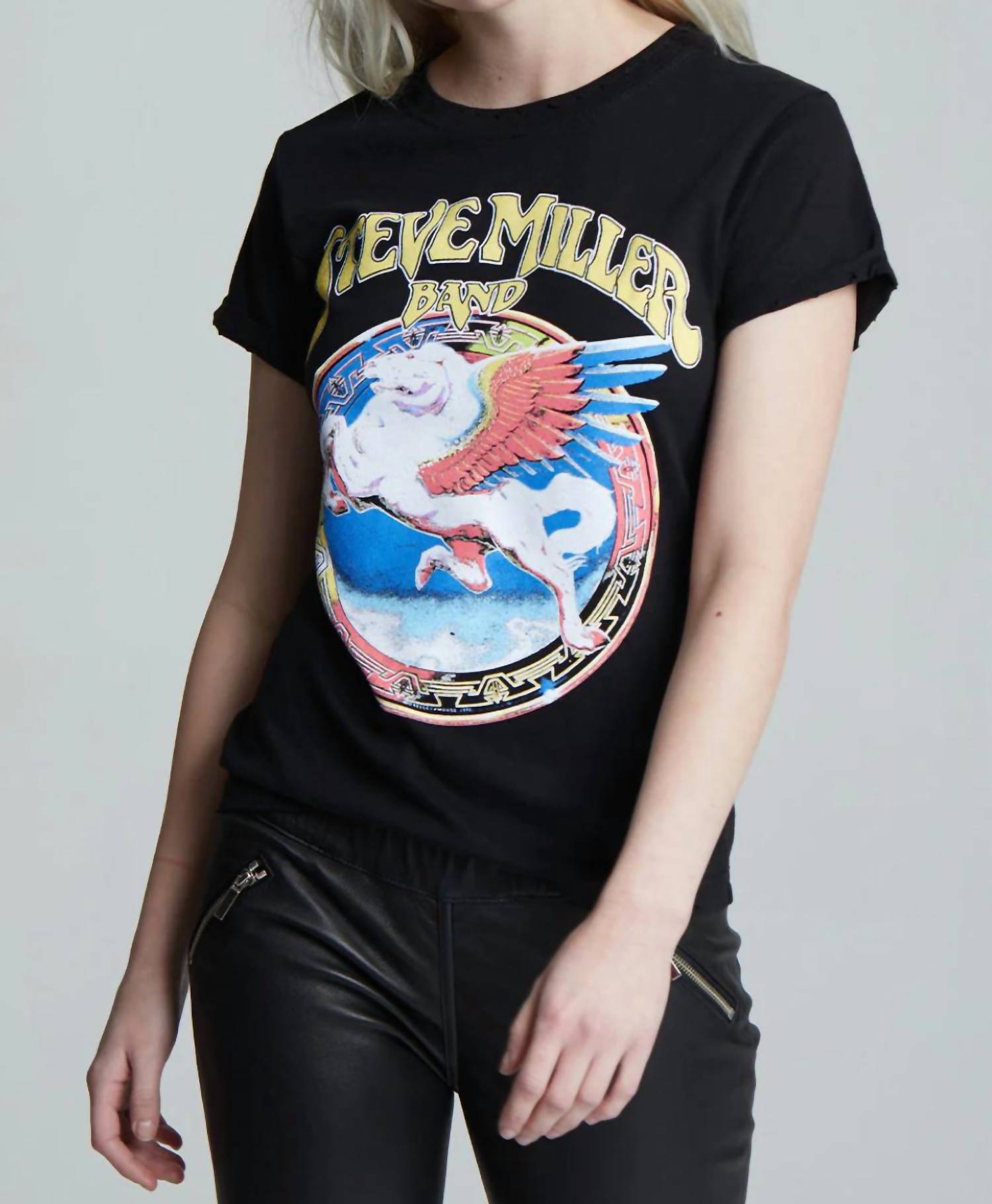 Футболка Steve Miller Band 1977 Dreams в черном цвете Recycled Karma
Футболка Steve Miller Band 1977 Dreams в черном цвете Recycled Karma