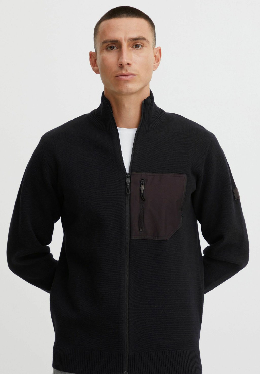 Кардиган IDMEDAN INDICODE JEANS, черный
Кардиган IDMEDAN INDICODE JEANS, черный