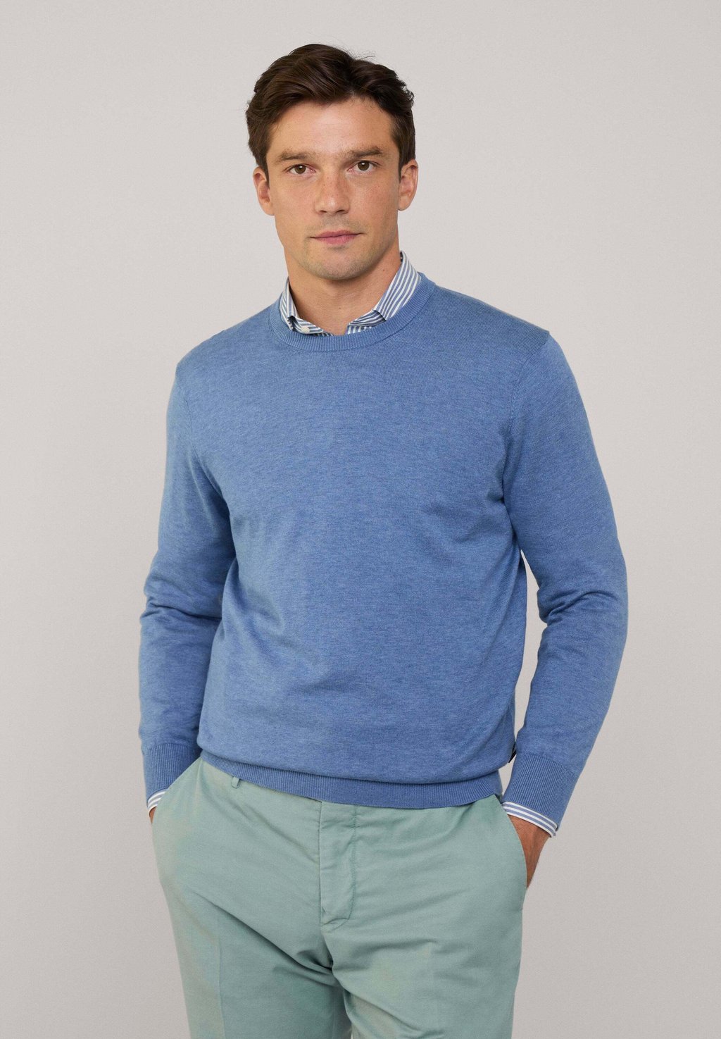 Джемпер CREW Façonnable, светло-голубой
Джемпер CREW Façonnable, светло-голубой