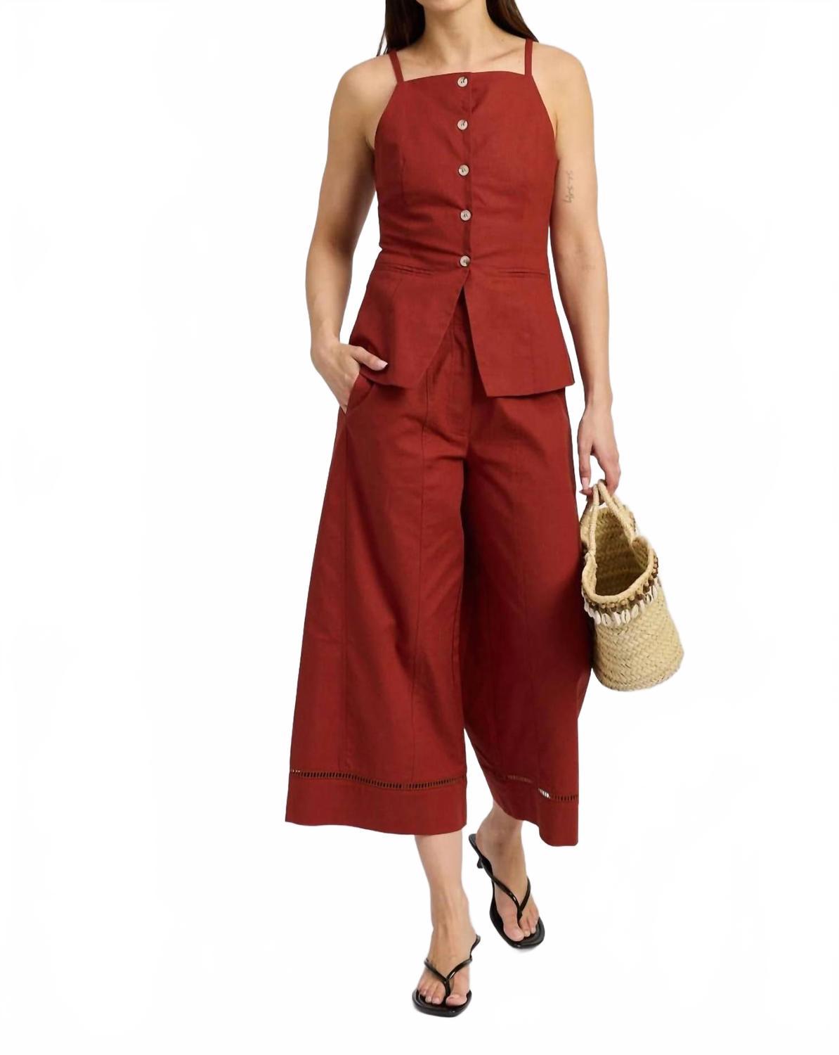 Топ Megumi без рукавов в цвете красная смородина En Saison
Топ Megumi без рукавов в цвете красная смородина En Saison